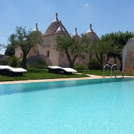 Trulli Terrarossa Con Piscina