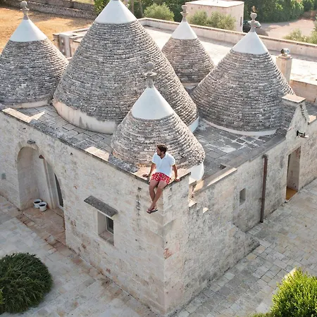 Trulli Terrarossa Con Piscina Βίλα