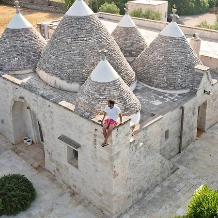 Trulli Terrarossa Con Piscina