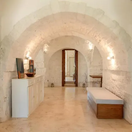 Trulli Terrarossa Con Piscina