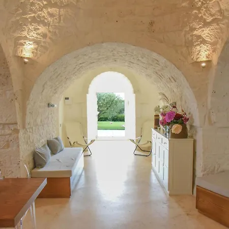 Trulli Terrarossa Con Piscina Villa