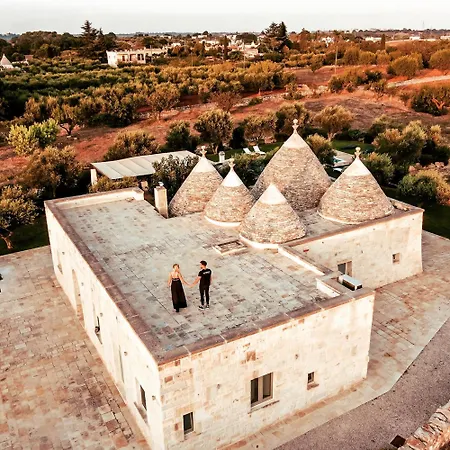 Trulli Terrarossa Con Piscina Villa