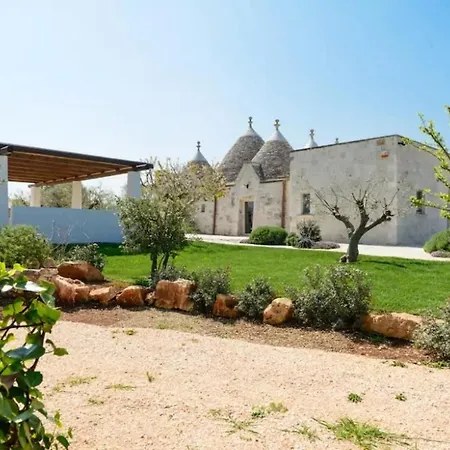 Trulli Terrarossa Con Piscina