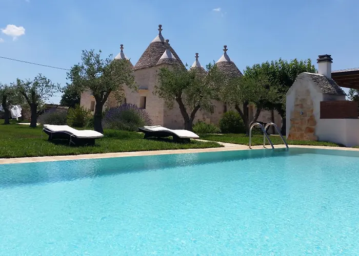Trulli Terrarossa Con Piscina