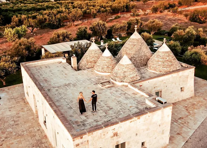 Trulli Terrarossa Con Piscina 别墅